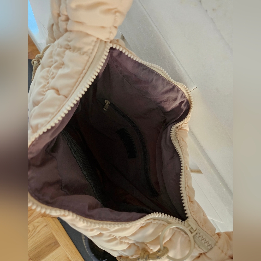 NWT VIRAL Urban Expressions Puffy Quilted Carry-All Crossbody Bag cream - Picture 5 of 11